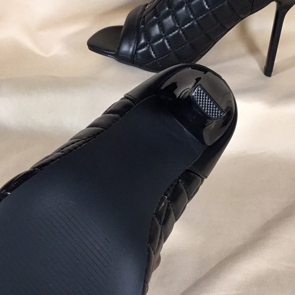 Shoe Dazzle Booties - Picture 5 of 5